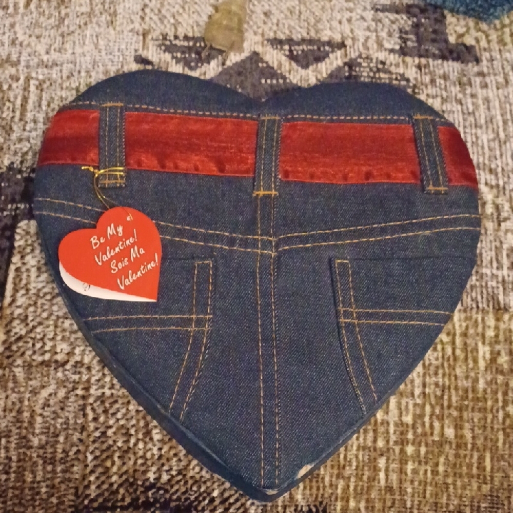4/$30 Heart-Shaped Denim and Red Belt Box - Valentine Tag